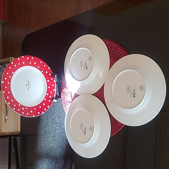 ♠️Kate Spade Red Dot Accent Plates - Picture 4 of 7